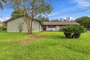 2141 NE 9th St, Ocala, FL 34470 - Photo 2