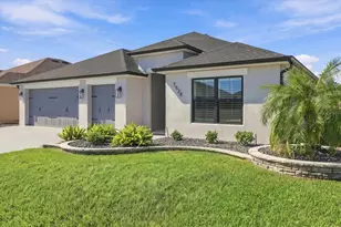 7528 Daniel Collins Ct, The Villages, FL 34762 - Photo 4