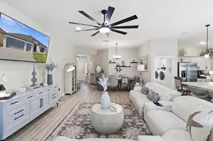 7528 Daniel Collins Ct, The Villages, FL 34762 - Photo 8