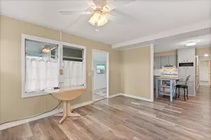 465 Marina Ln, Tavares, FL 32778 - Photo 10