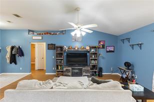 363 SW Kirby Ave - Photo 4