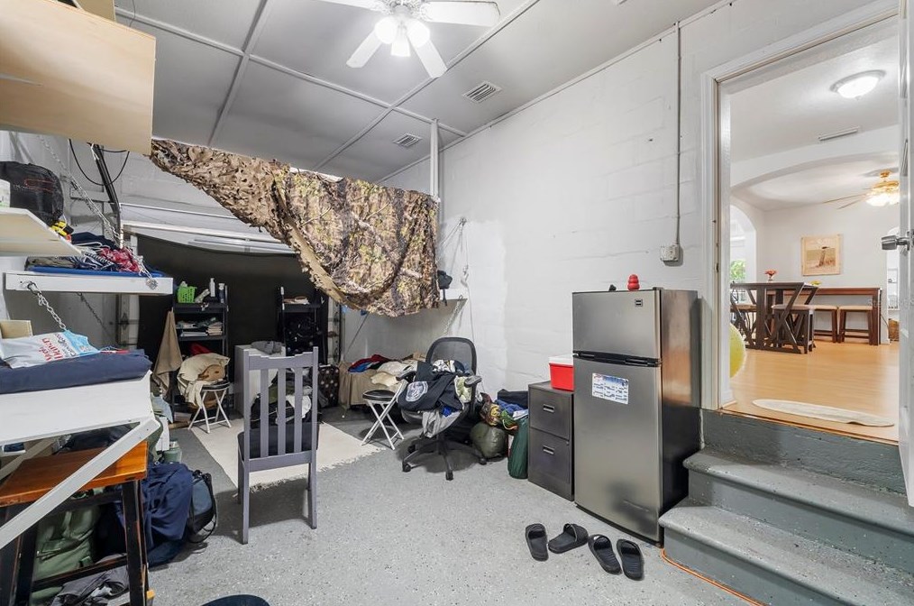 1701 38 Ave, Saint Petersburg FL  33713-1949 exterior