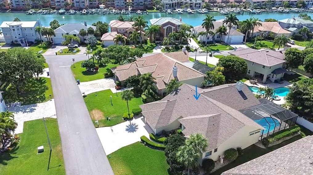 626 De Soto Dr, Saint Petersburg, FL 33715-2017