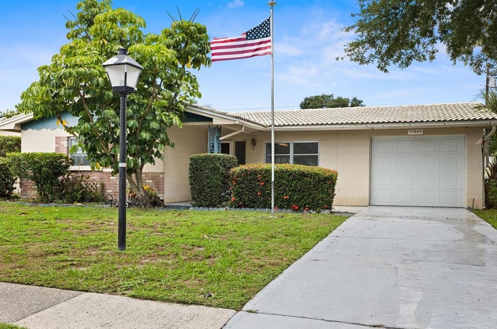 10889 Freedom Blvd, Largo, FL 33772