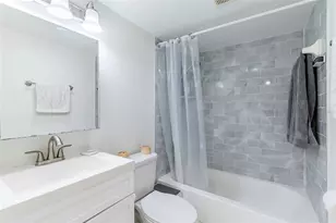 7182 E Bank Dr, Tampa, FL 33617 - Photo 6