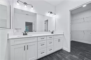 6682 SW 10th Ln, Gainesville, FL 32607 - Photo 10