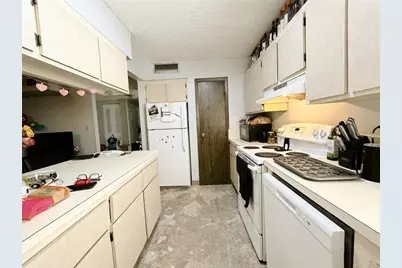 2811 SW Archer Road #V181, Gainesville, FL 32608 - Photo 6