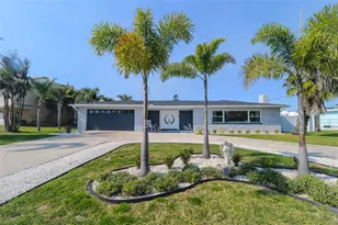 817 Blue Heron Blvd, Ruskin, FL 33570 - Photo 2