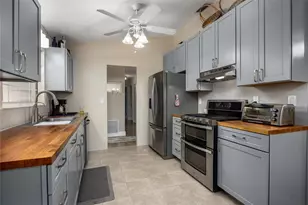 4426 NW 43rd Pl, Gainesville, FL 32606 - Photo 4