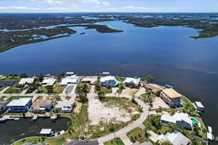 12010 W Bayshore Dr, Crystal River, FL 34429 - Photo 70