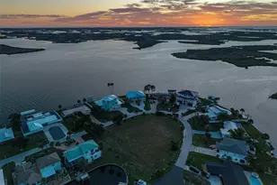 12010 W Bayshore Dr, Crystal River, FL 34429 - Photo 6