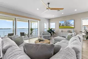 12010 W Bayshore Dr, Crystal River, FL 34429 - Photo 2