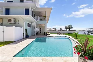 12010 W Bayshore Dr, Crystal River, FL 34429 - Photo 4