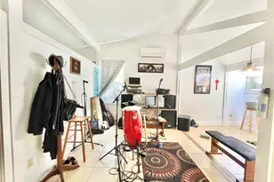 1035 NE 3rd Ave, Gainesville, FL 32601 - Photo 18