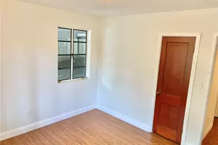 1041 NE 10th Ave, Gainesville, FL 32601 - Photo 14