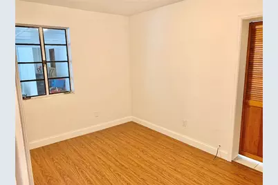 1041 NE 10th Avenue, Gainesville, FL 32601 - Photo 18