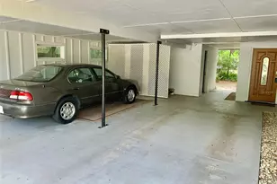 1041 NE 10th Ave, Gainesville, FL 32601 - Photo 28