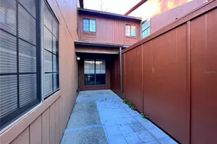 5830 SW 9th Pl, Gainesville, FL 32607 - Photo 2