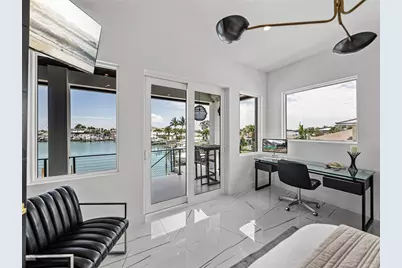 1037 79th Street S, Saint Petersburg, FL 33707 - Photo 36