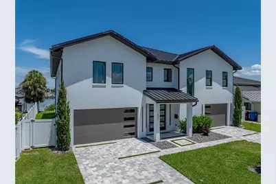 1037 79th Street S, Saint Petersburg, FL 33707 - Photo 4