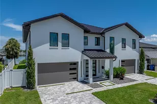 1037 79th St S, Saint Petersburg, FL 33707 - Photo 4