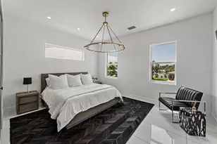 1037 79th St S, Saint Petersburg, FL 33707 - Photo 38