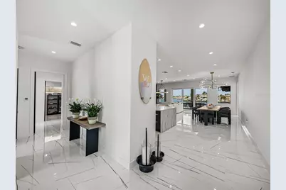 1037 79th Street S, Saint Petersburg, FL 33707 - Photo 20