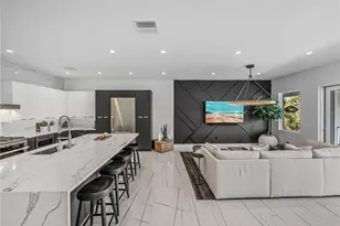 1037 79th St S, Saint Petersburg, FL 33707 - Photo 30