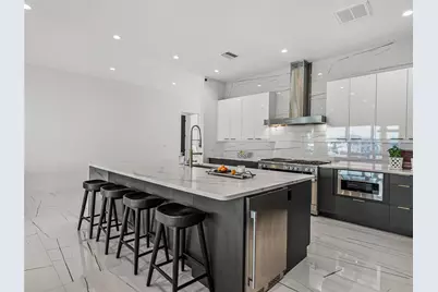 1037 79th Street S, Saint Petersburg, FL 33707 - Photo 24