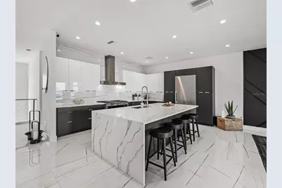 1037 79th Street S, Saint Petersburg, FL 33707 - Photo 22