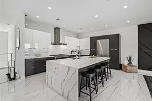 1037 79th St S, Saint Petersburg, FL 33707 - Photo 22