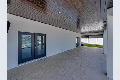 1037 79th Street S, Saint Petersburg, FL 33707 - Photo 58