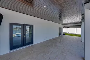 1037 79th St S, Saint Petersburg, FL 33707 - Photo 58