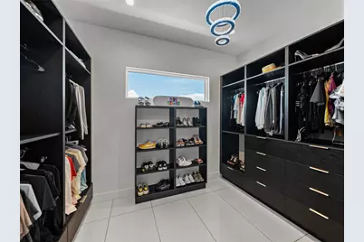 1037 79th Street S, Saint Petersburg, FL 33707 - Photo 46