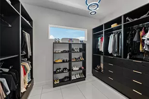 1037 79th St S, Saint Petersburg, FL 33707 - Photo 46