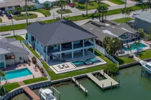 1037 79th St S, Saint Petersburg, FL 33707 - Photo 10