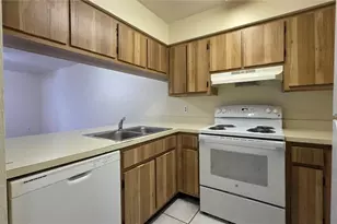 2635 SW 35th Pl, Gainesville, FL 32608 - Photo 6