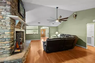 1827 SW Shiloh St, Fort White, FL 32038 - Photo 12