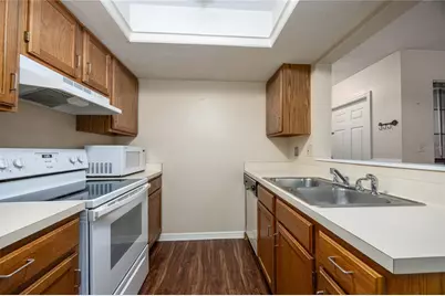 5701 SW 10th Place, Gainesville, FL 32607 - Photo 10