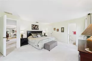 6948 W Country Club Dr N, Sarasota, FL 34243 - Photo 18