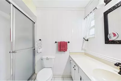 6948 W Country Club Drive N, Sarasota, FL 34243 - Photo 22