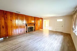 1403 NW 11th Rd, Gainesville, FL 32605 - Photo 2