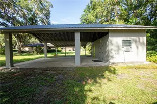 523 SE 28th Way, Melrose, FL 32666 - Photo 4
