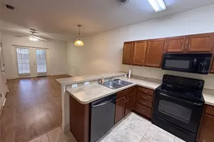 2945 SW 35th Pl, Gainesville, FL 32608 - Photo 2