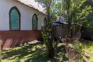 619 NE 1st St, Gainesville, FL 32601 - Photo 8