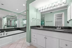 1633 NW 19th Cir, Gainesville, FL 32605 - Photo 18