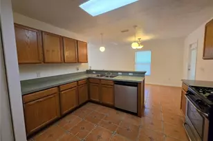 4686 NE 15th Ter, Gainesville, FL 32609 - Photo 8