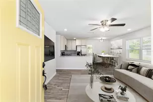 1522 SE 13th Pl, Gainesville, FL 32641 - Photo 2