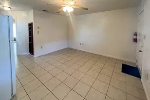 1406 SW 18th Pl, Gainesville, FL 32608 - Photo 4