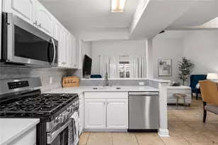 1217 NW 55th St, Gainesville, FL 32605 - Photo 10